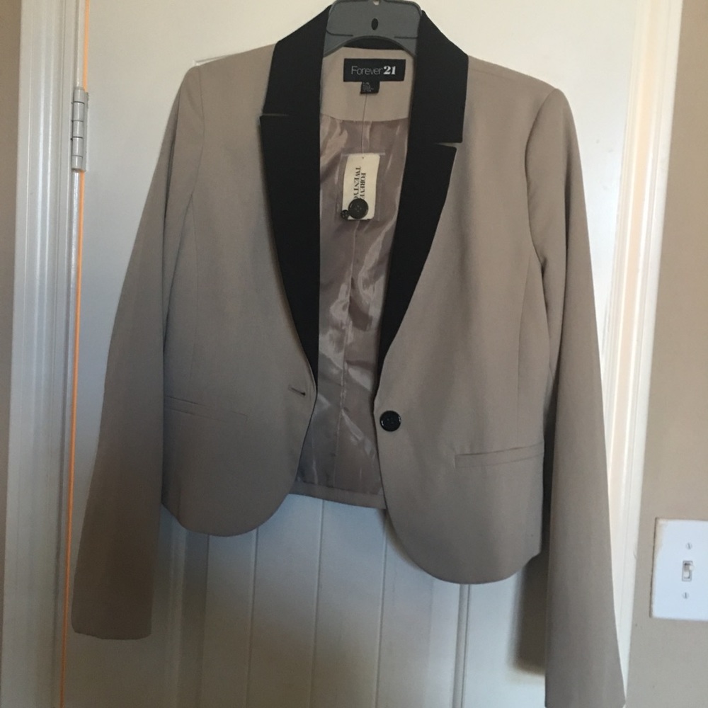 Brand new cropped Forever 21 Blazer